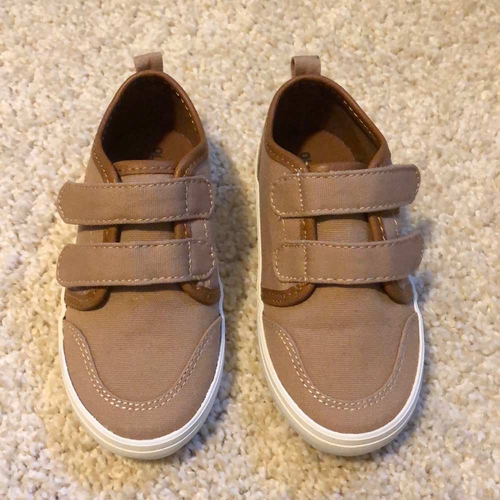 Old Navy boys canvas shoes - new